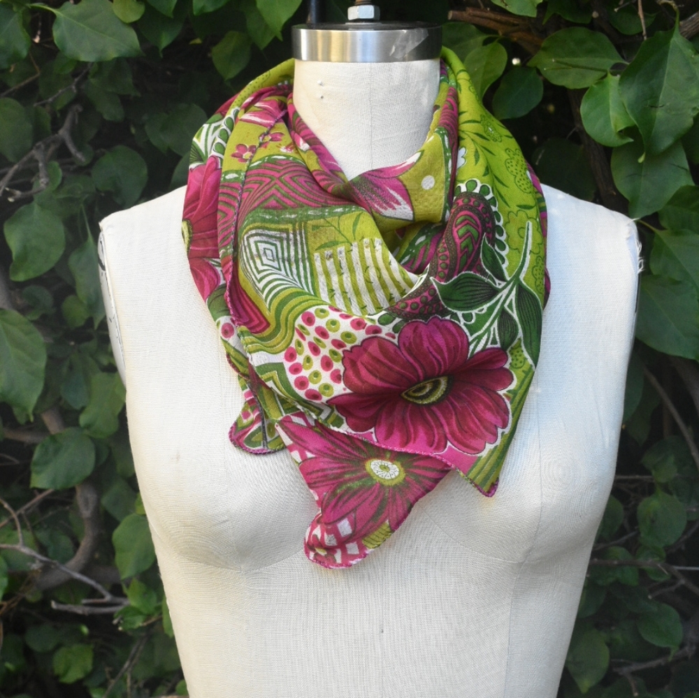 Vintage 60s 70s boho paisley floral large scarf